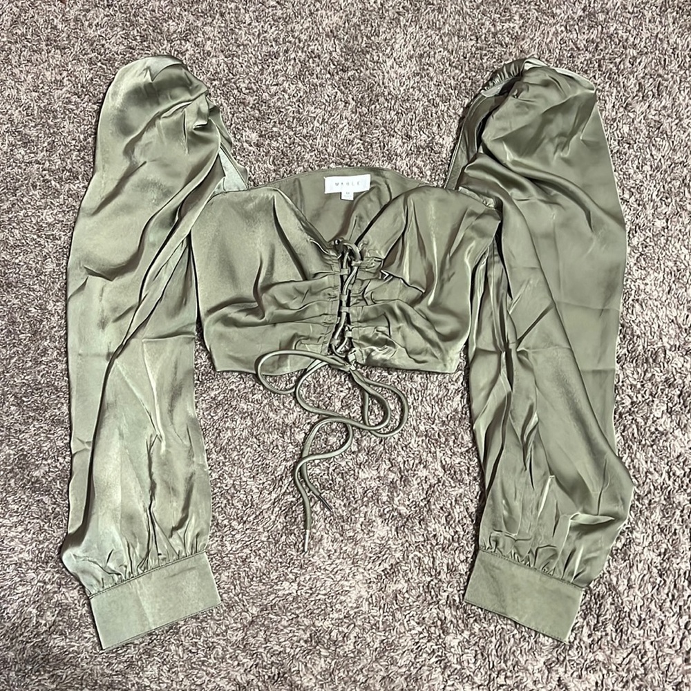 LACE UP CROP NEVER WORN